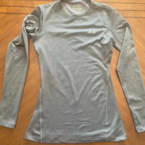 Under Armour Coldgear Women’s Athletic Crewneck Long Sleeve Top Grey EUC Size:SM - Picture 7 of 11